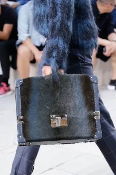 Look 9